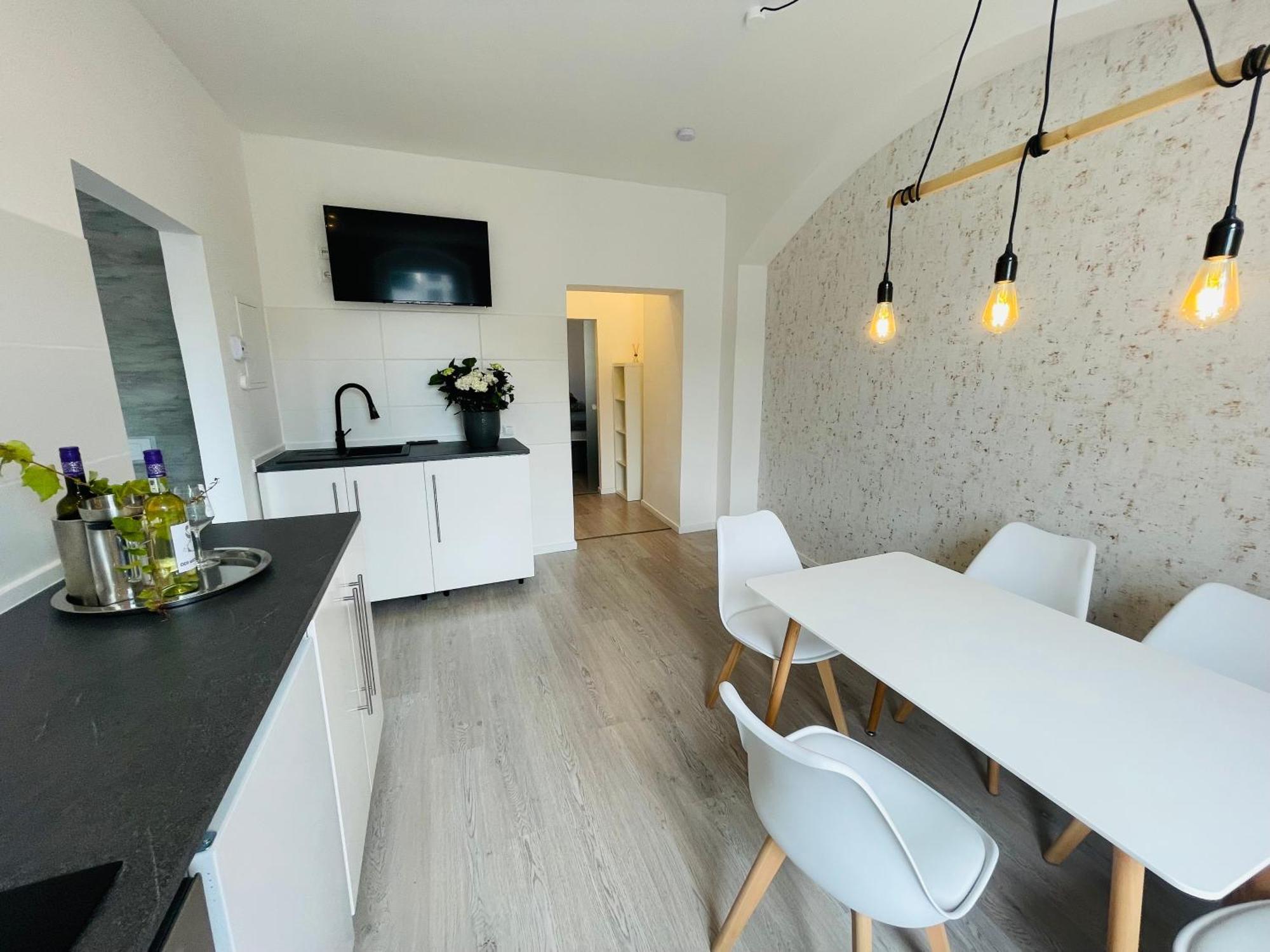Zentrale Moderne Mitten In No 2